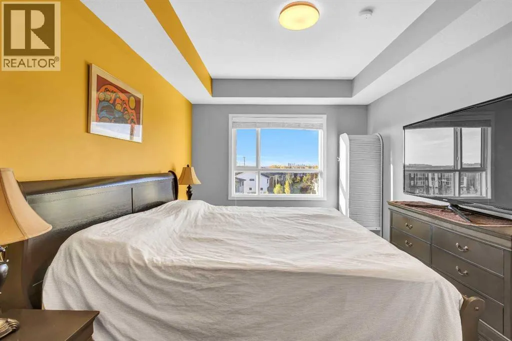 305, 100 Harvest Hills Place NE