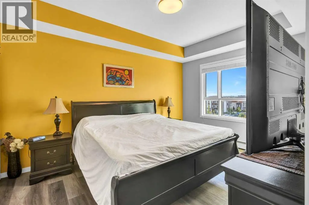 305, 100 Harvest Hills Place NE