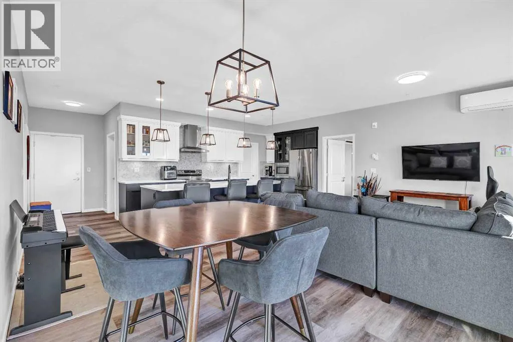 305, 100 Harvest Hills Place NE