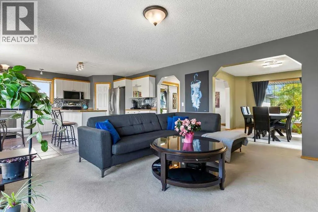 10 Douglas Glen Crescent SE