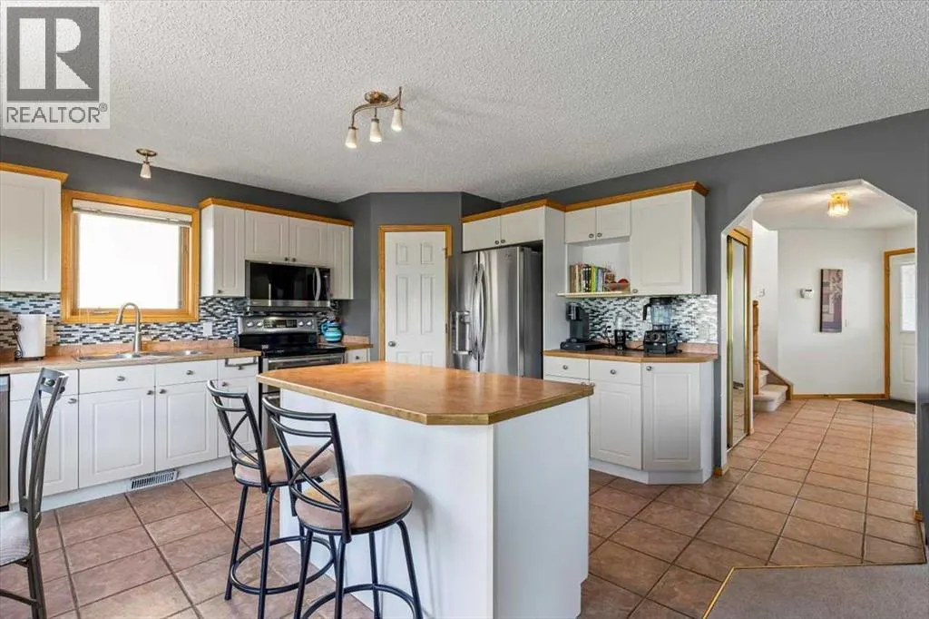 10 Douglas Glen Crescent SE