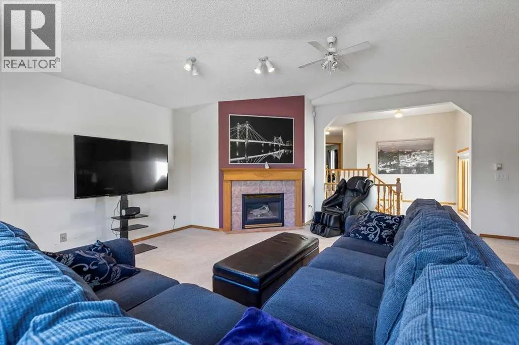 10 Douglas Glen Crescent SE