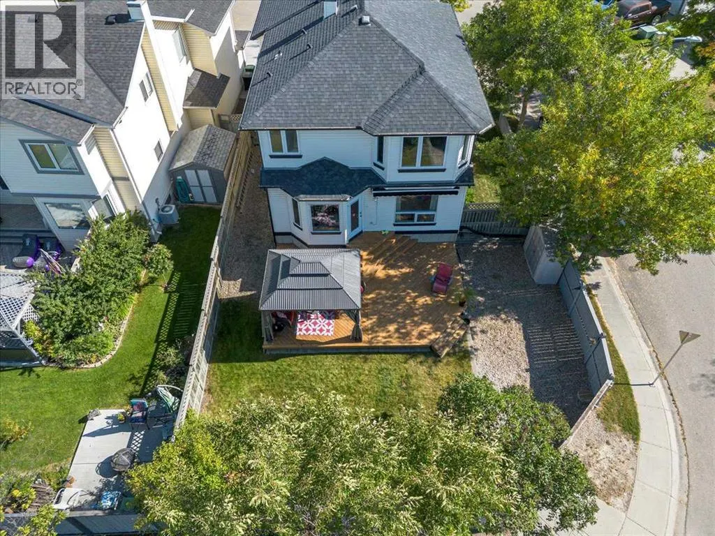 10 Douglas Glen Crescent SE
