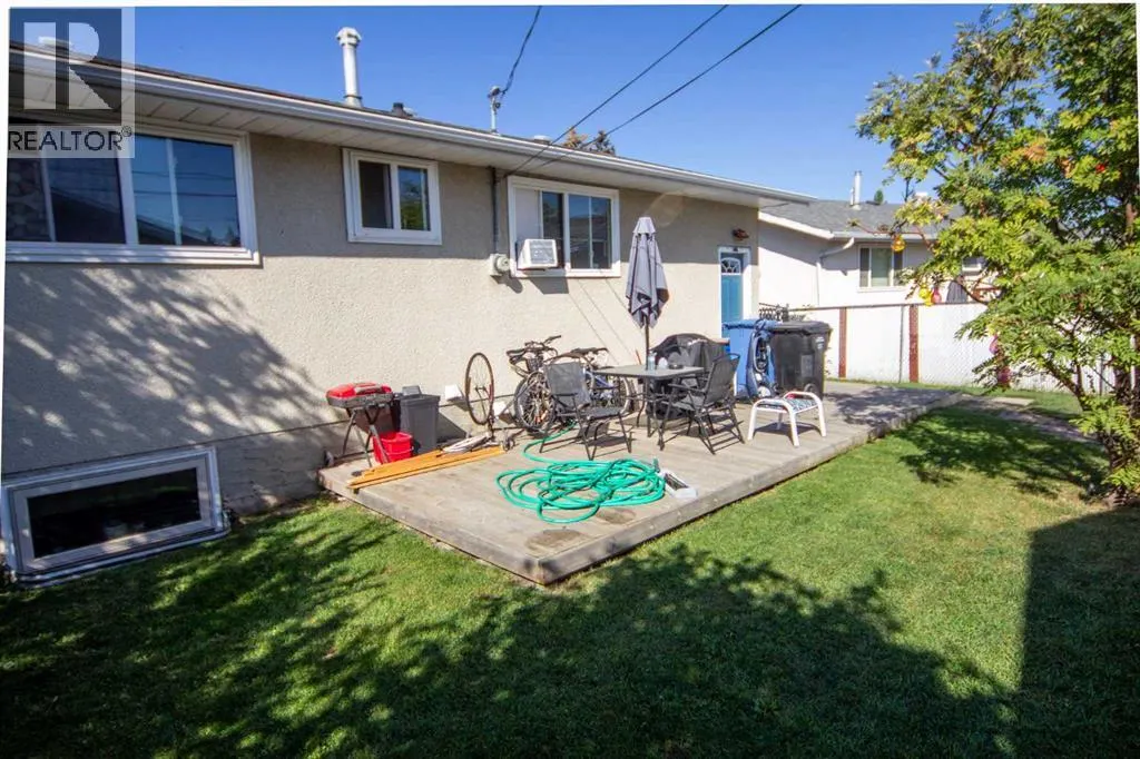 1251 Penedo Crescent SE