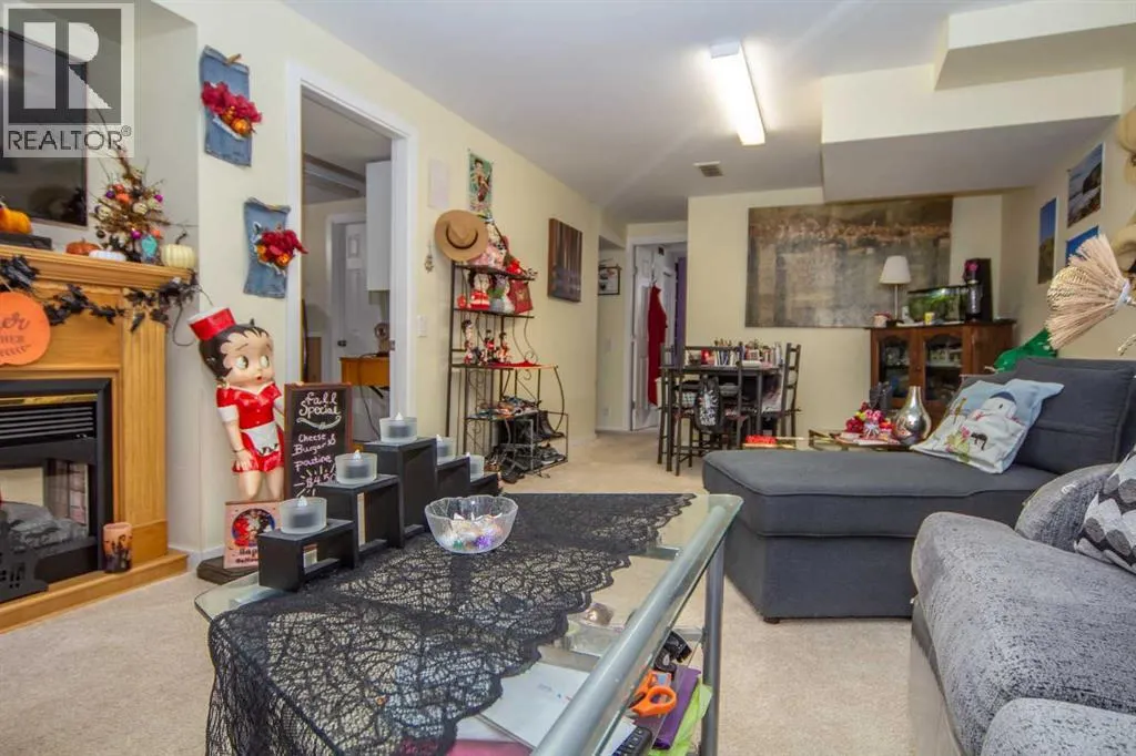 1251 Penedo Crescent SE