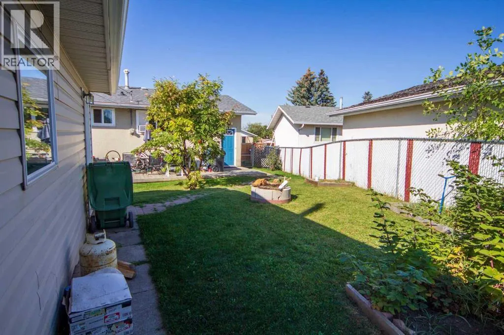 1251 Penedo Crescent SE