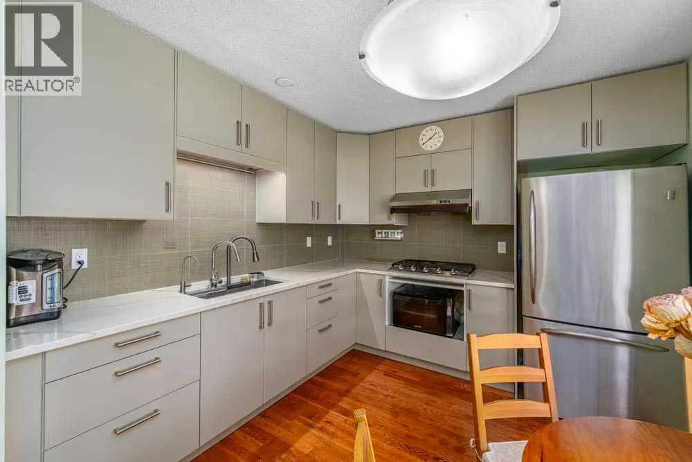 111 ABINGER Crescent NE