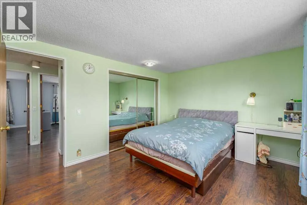 111 ABINGER Crescent NE
