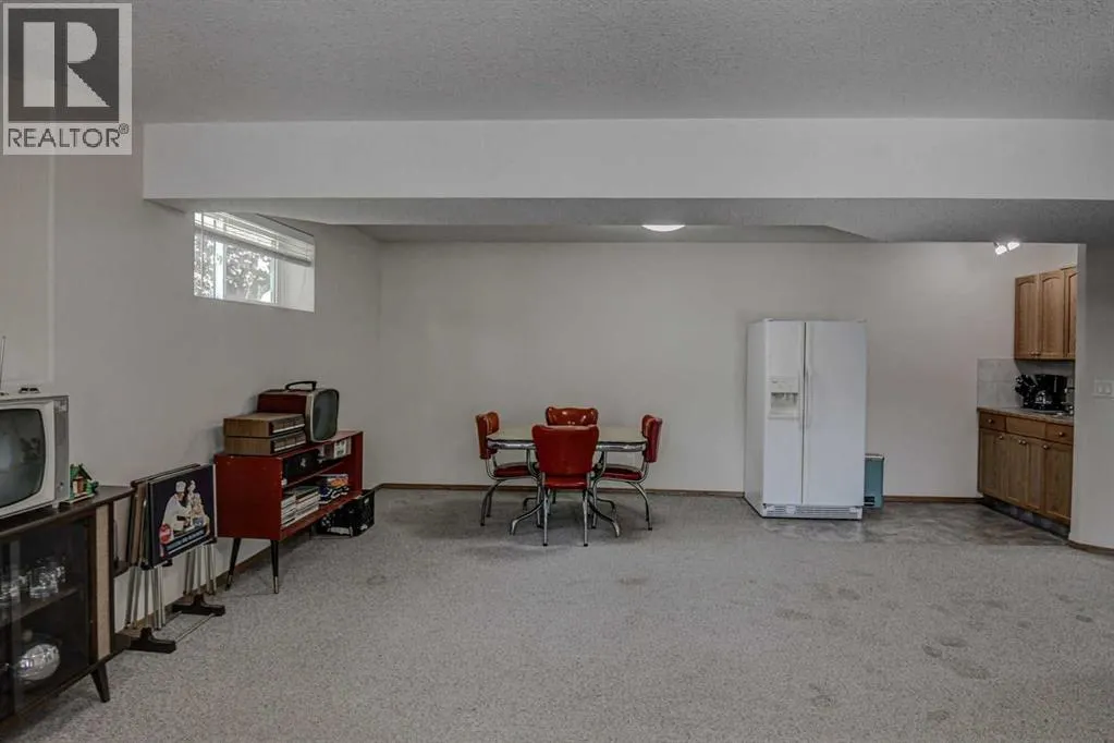 5409 44A Street Close