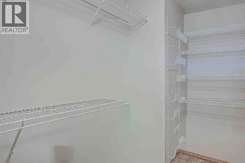 5409 44A Street Close