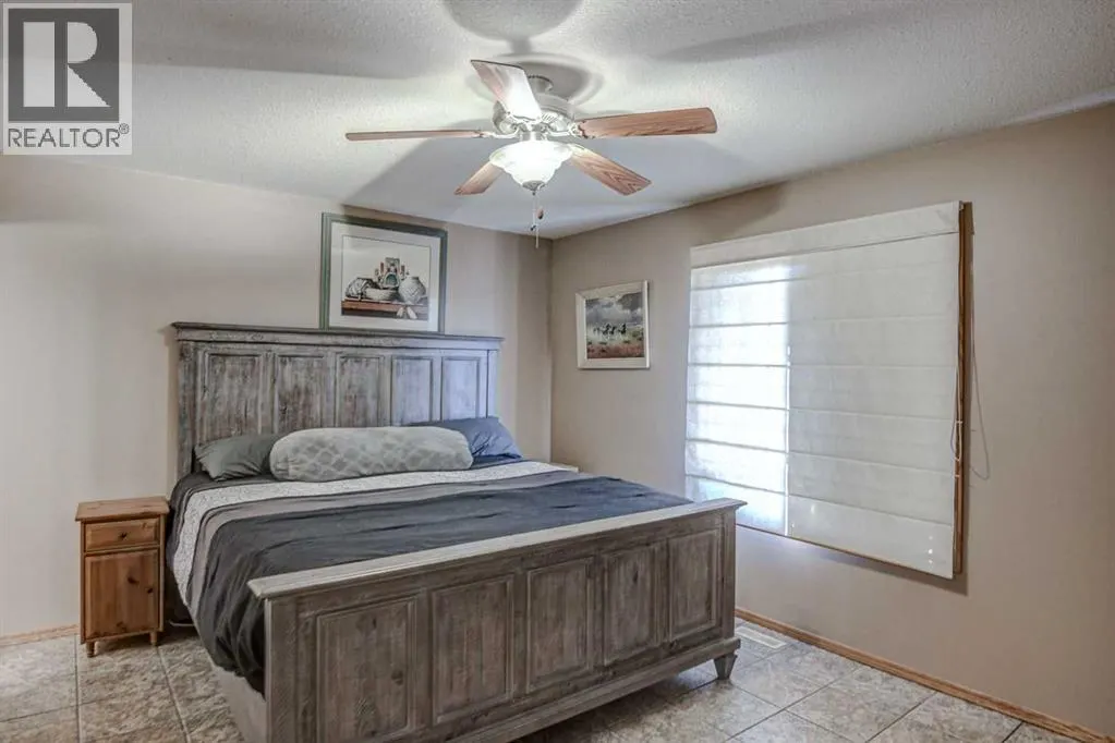 5409 44A Street Close