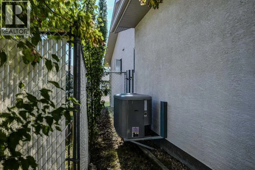 5409 44A Street Close