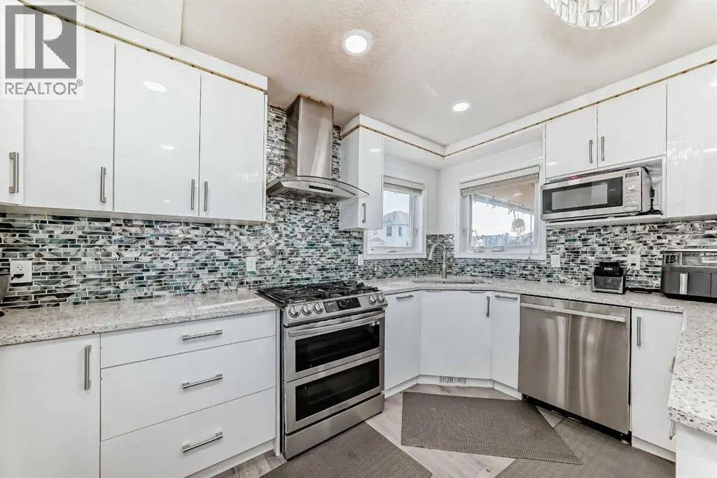 204 Coral Keys Green NE