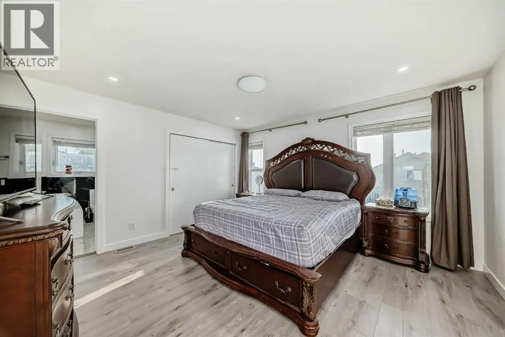 204 Coral Keys Green NE