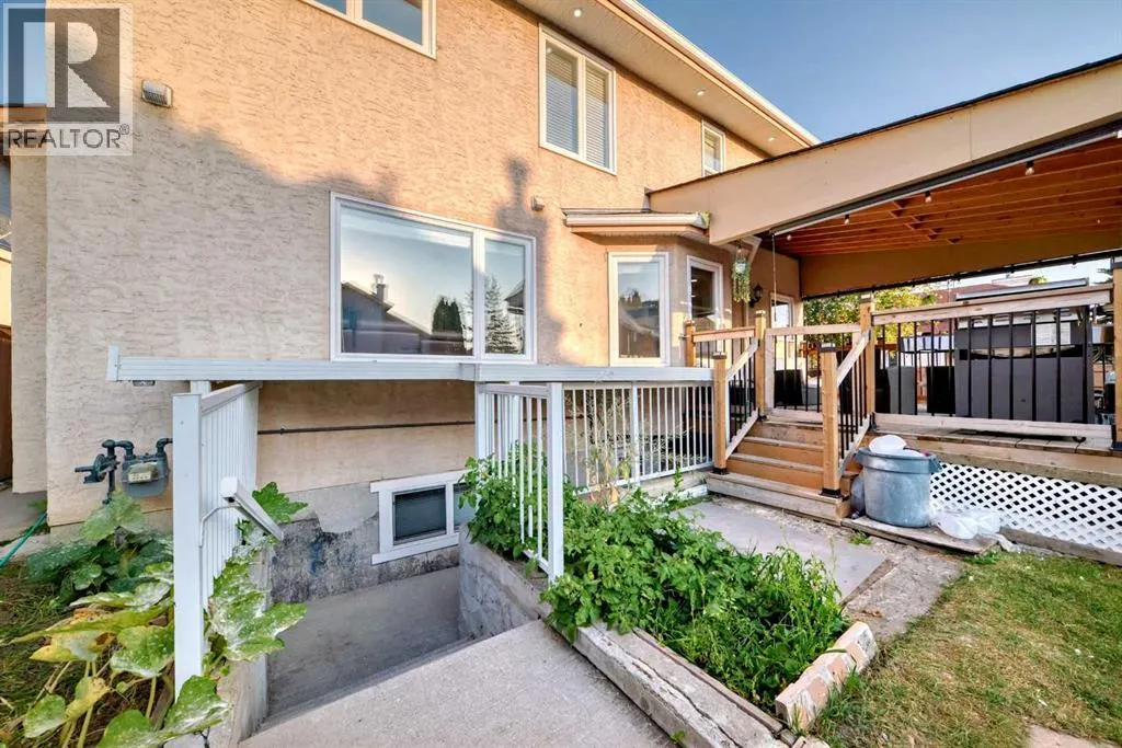 204 Coral Keys Green NE