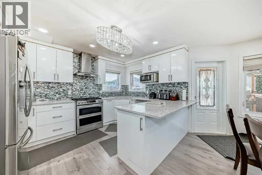 204 Coral Keys Green NE