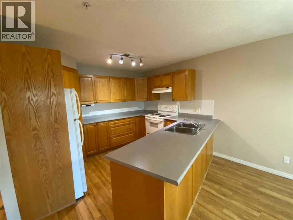 103, 680 Cassils Road W