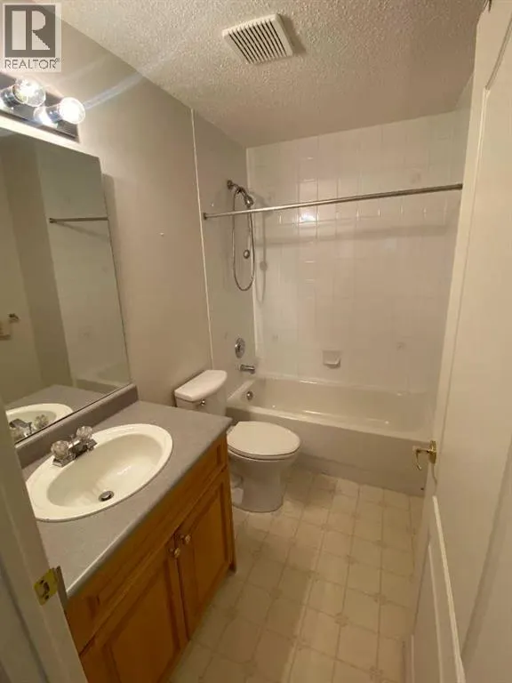 103, 680 Cassils Road W