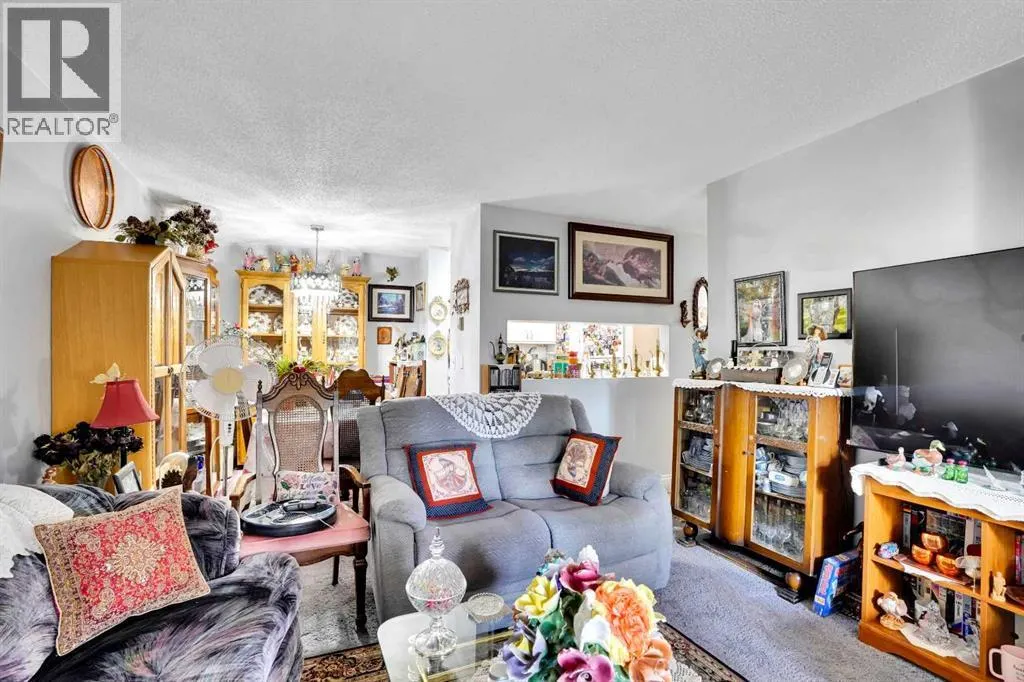 203, 21 Dover Point SE