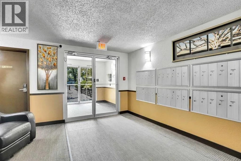 203, 21 Dover Point SE