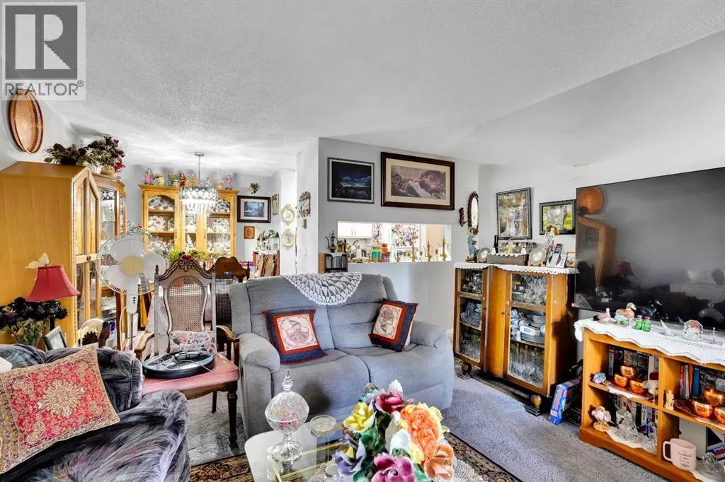 203, 21 Dover Point SE