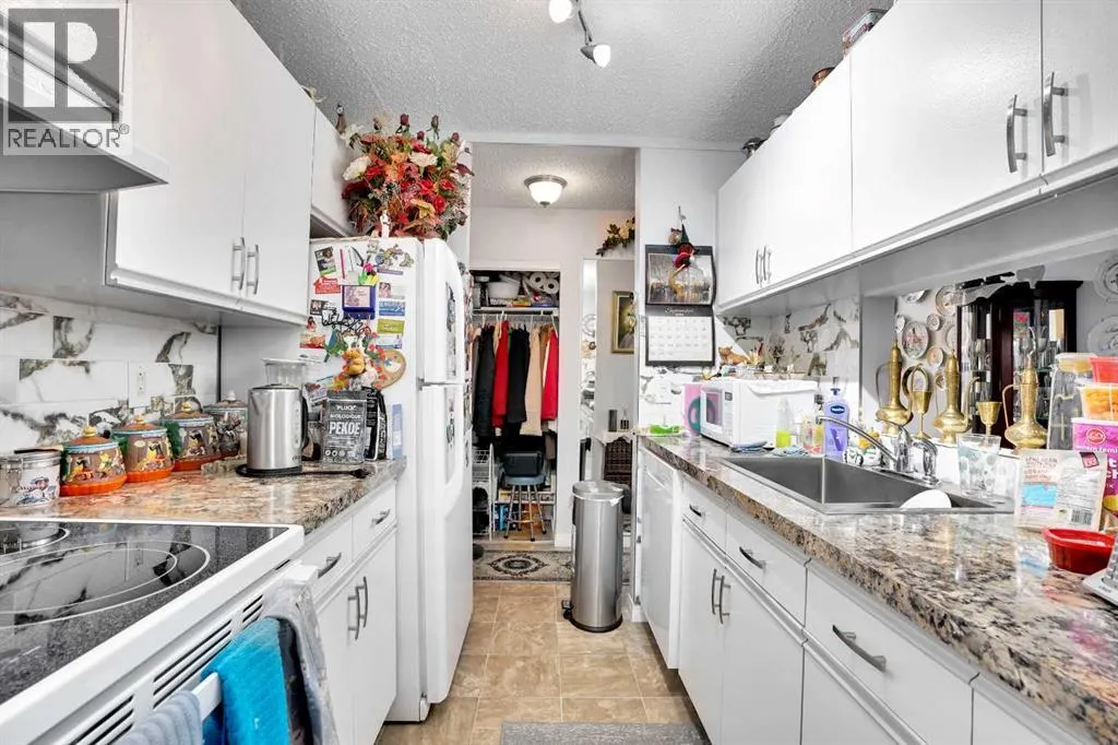 203, 21 Dover Point SE