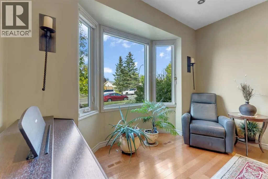 395 Silvergrove Drive NW