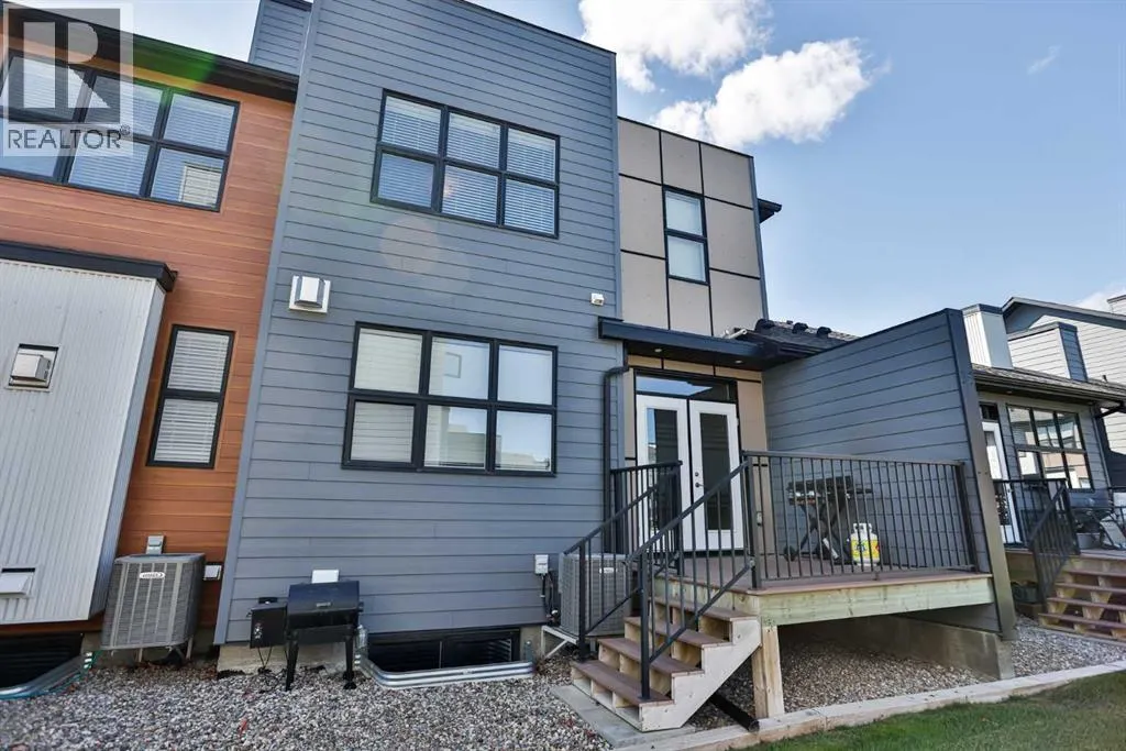 2, 77 Aquitania Circle W