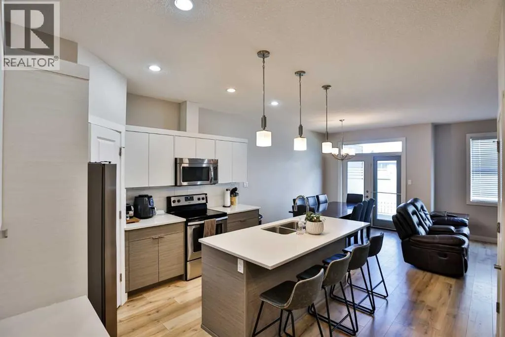 2, 77 Aquitania Circle W
