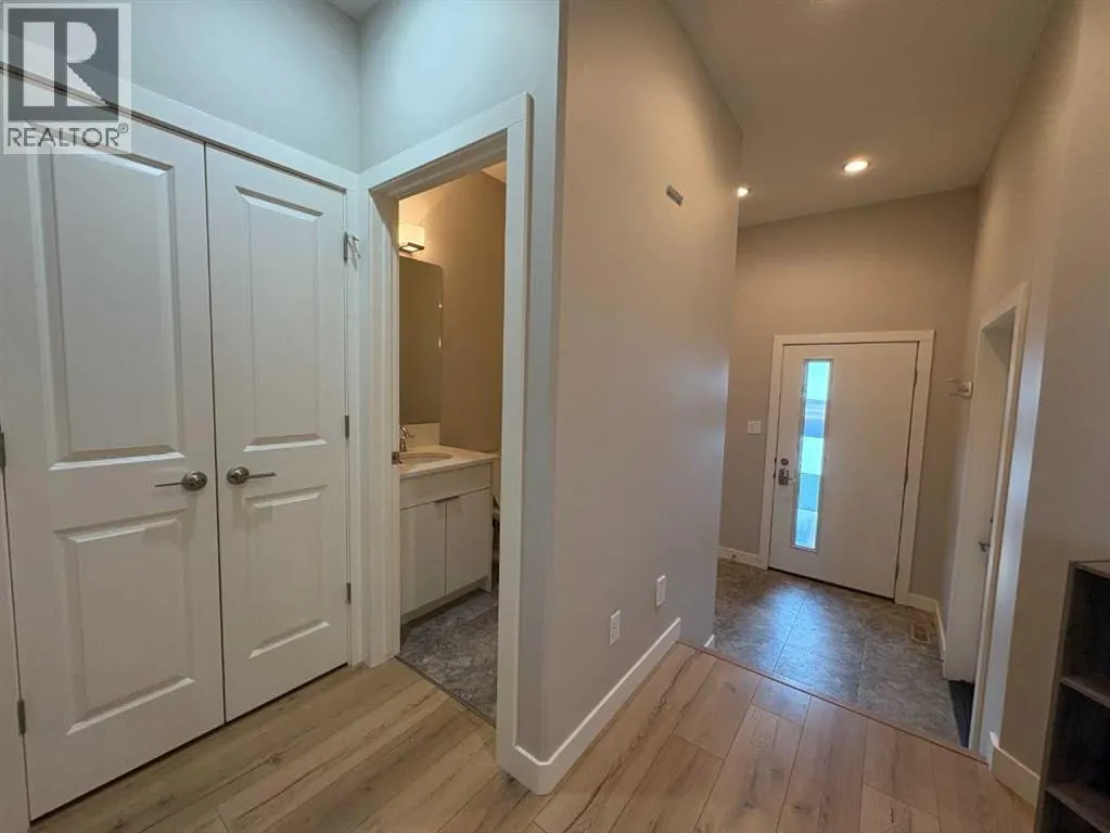 2, 77 Aquitania Circle W
