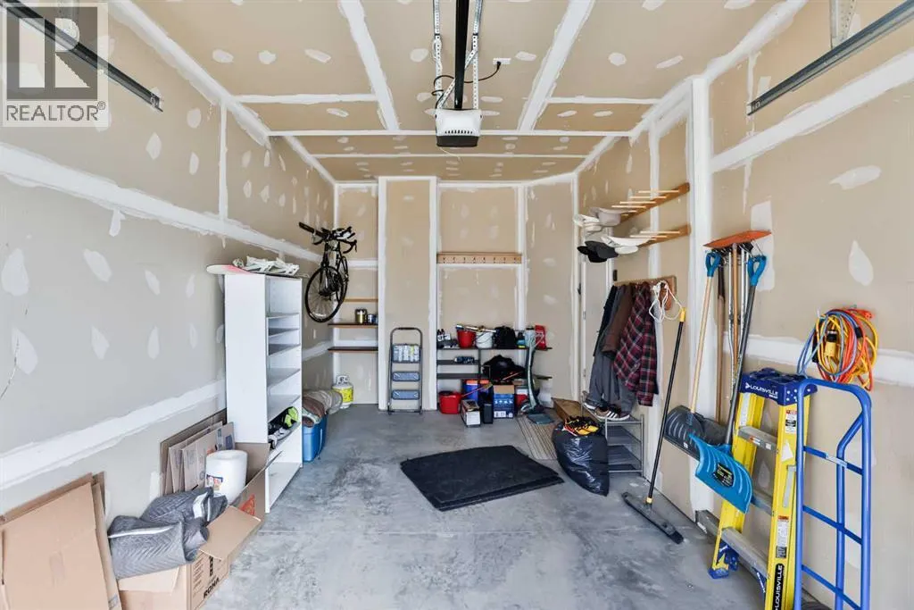 2, 77 Aquitania Circle W