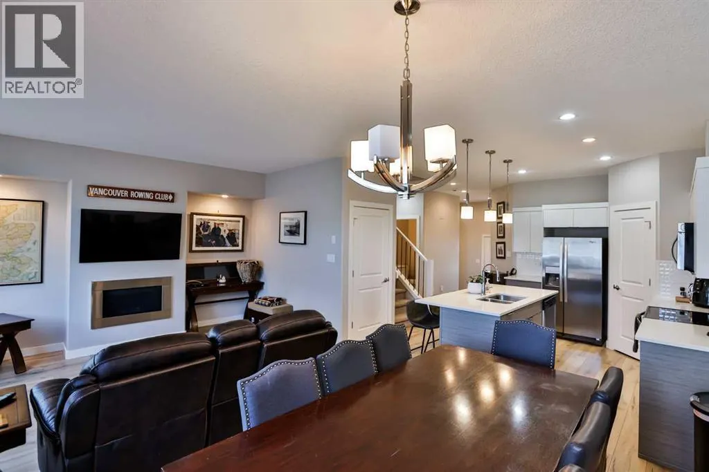2, 77 Aquitania Circle W