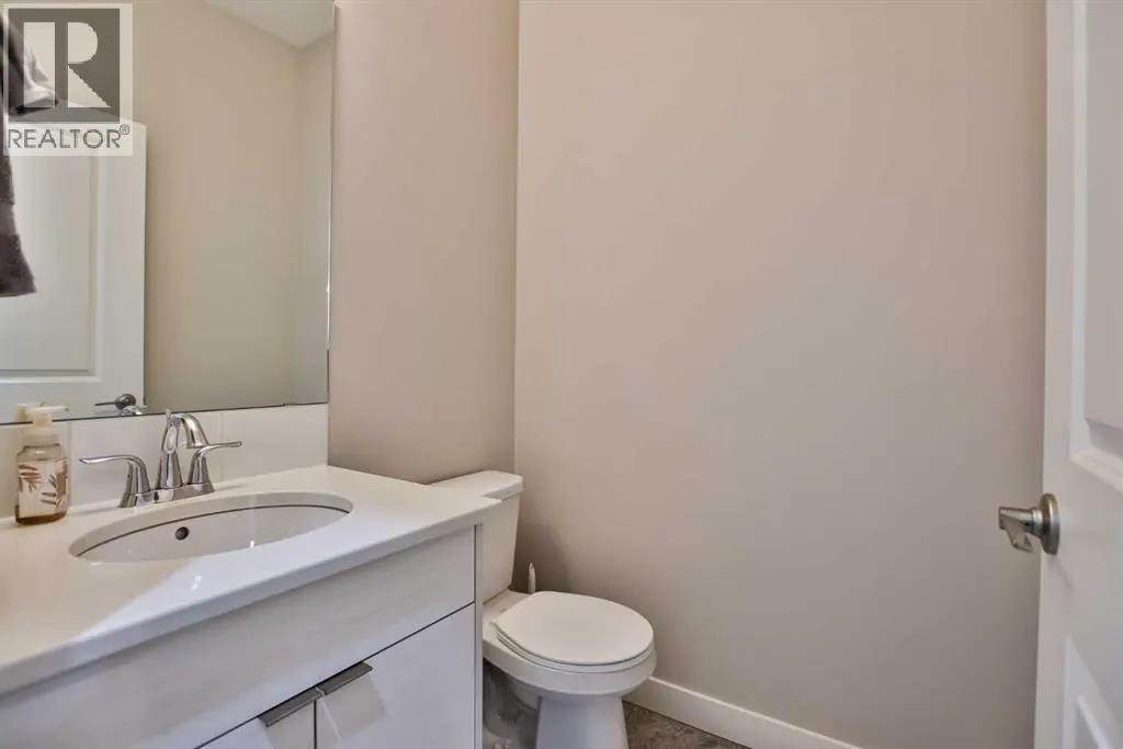 2, 77 Aquitania Circle W