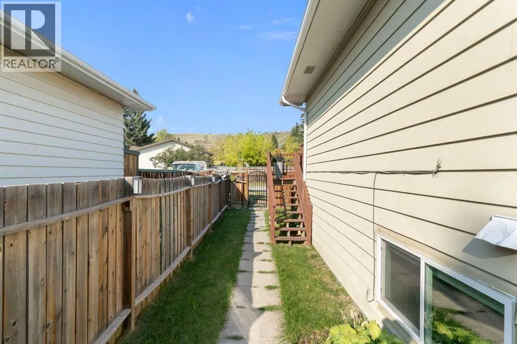 2, 524 First Street E
