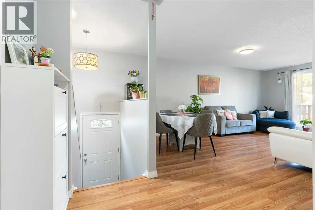2, 524 First Street E