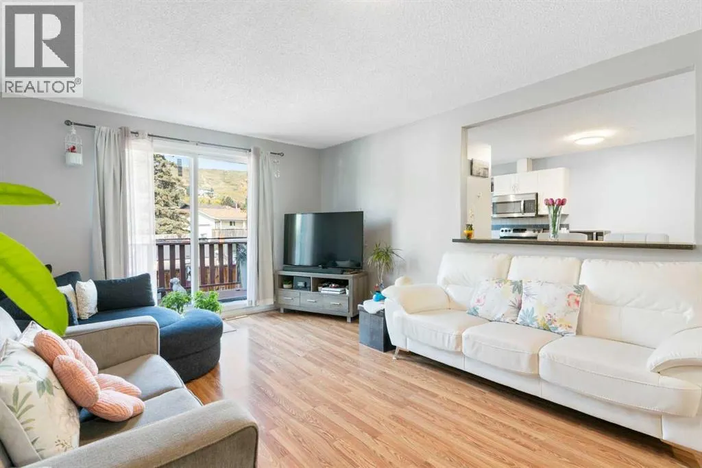 2, 524 First Street E