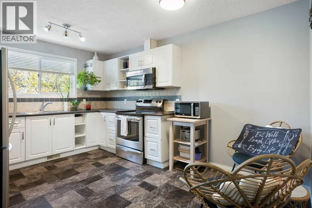 2, 524 First Street E