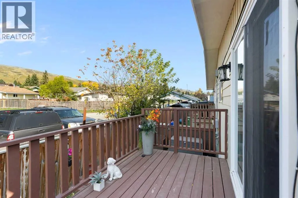 2, 524 First Street E