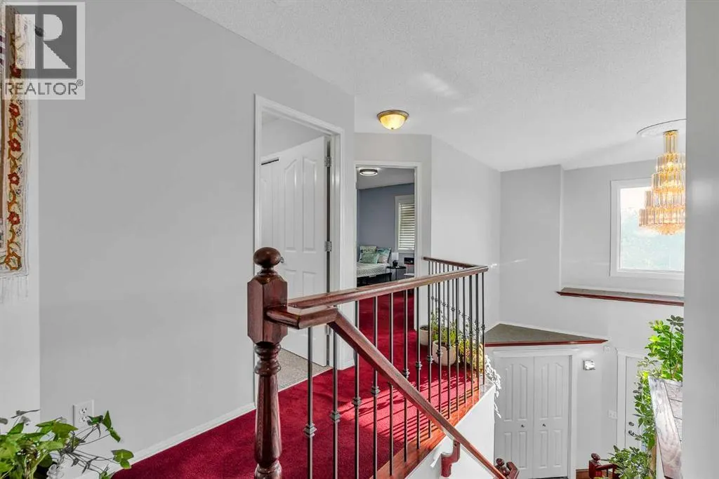 109 Royal Crest Terrace NW