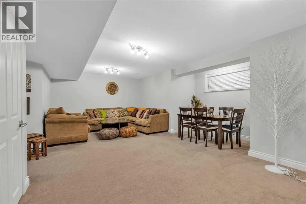 109 Royal Crest Terrace NW