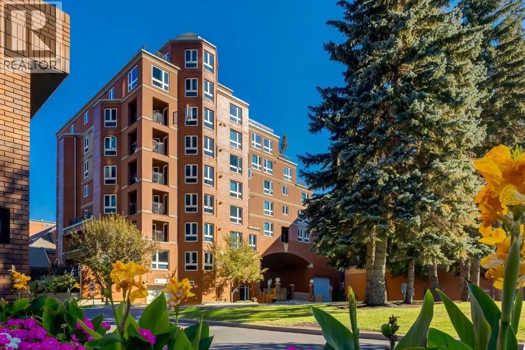 8704, 400 Eau Claire Avenue SW