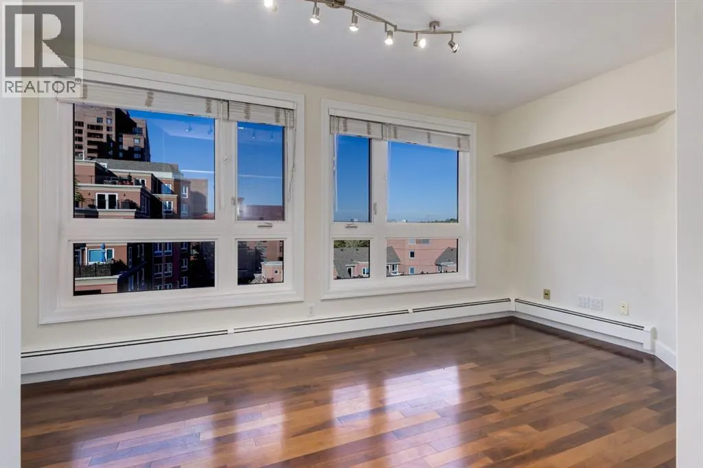8704, 400 Eau Claire Avenue SW