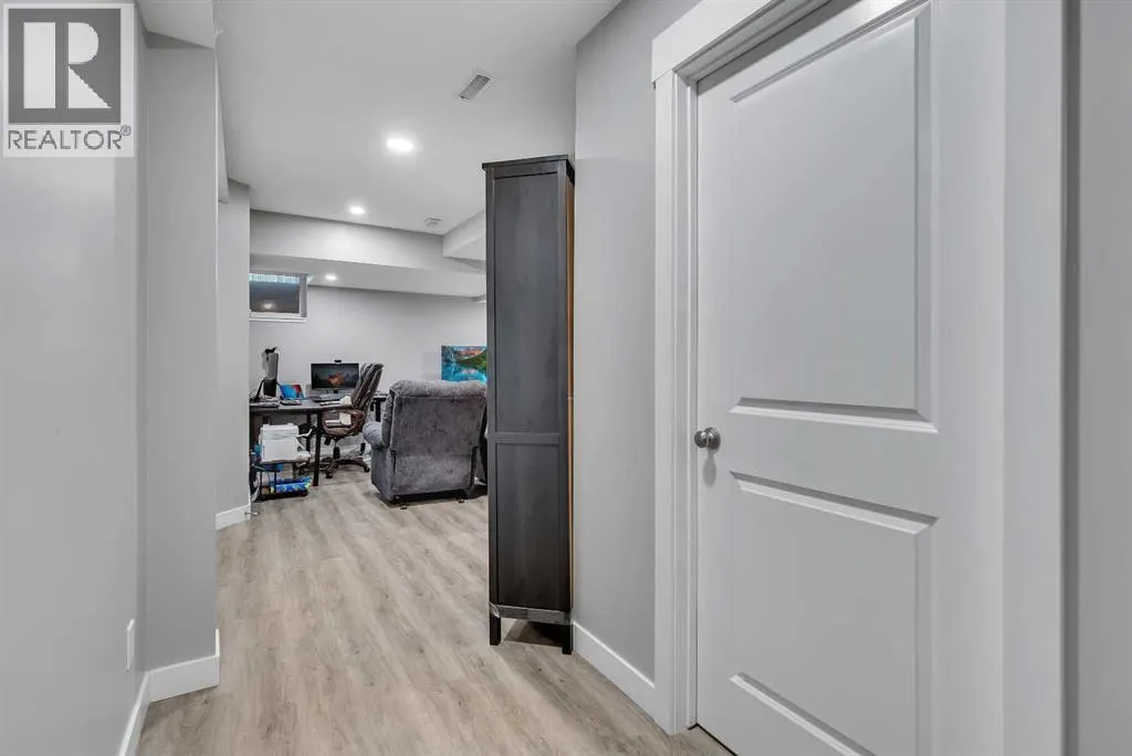 7 West Coach Manor SW