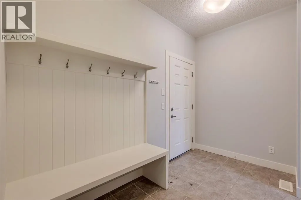 427 Canals Boulevard SW