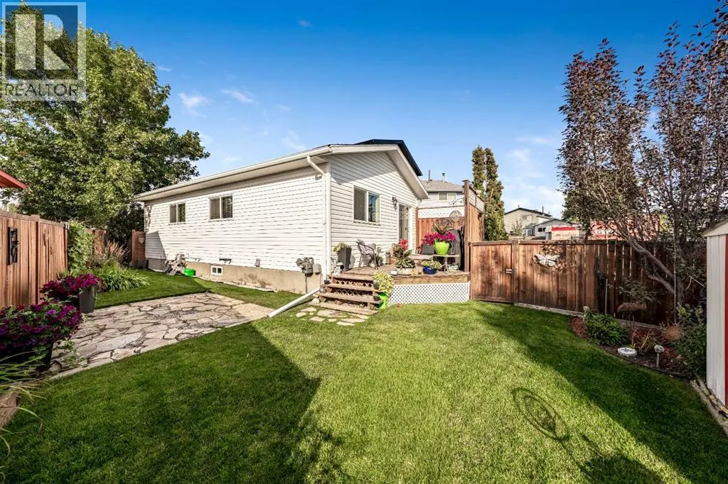 232 Whitlock Place NE