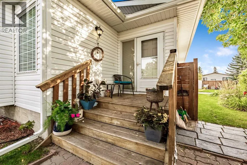 232 Whitlock Place NE