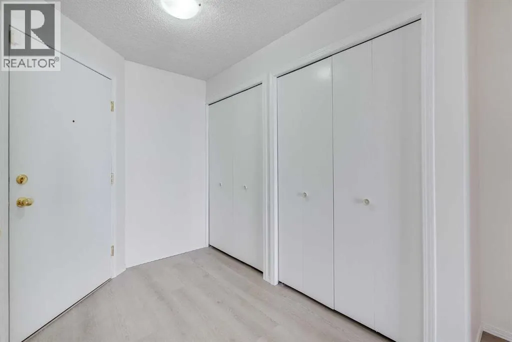 210, 2000 Somervale Court SW