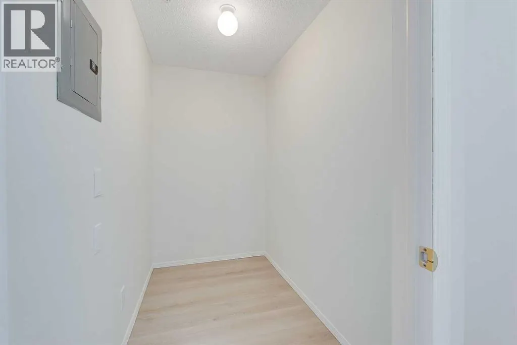 210, 2000 Somervale Court SW
