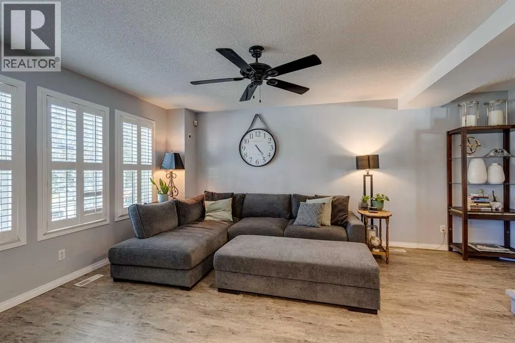201 Citadel Forest Close NW