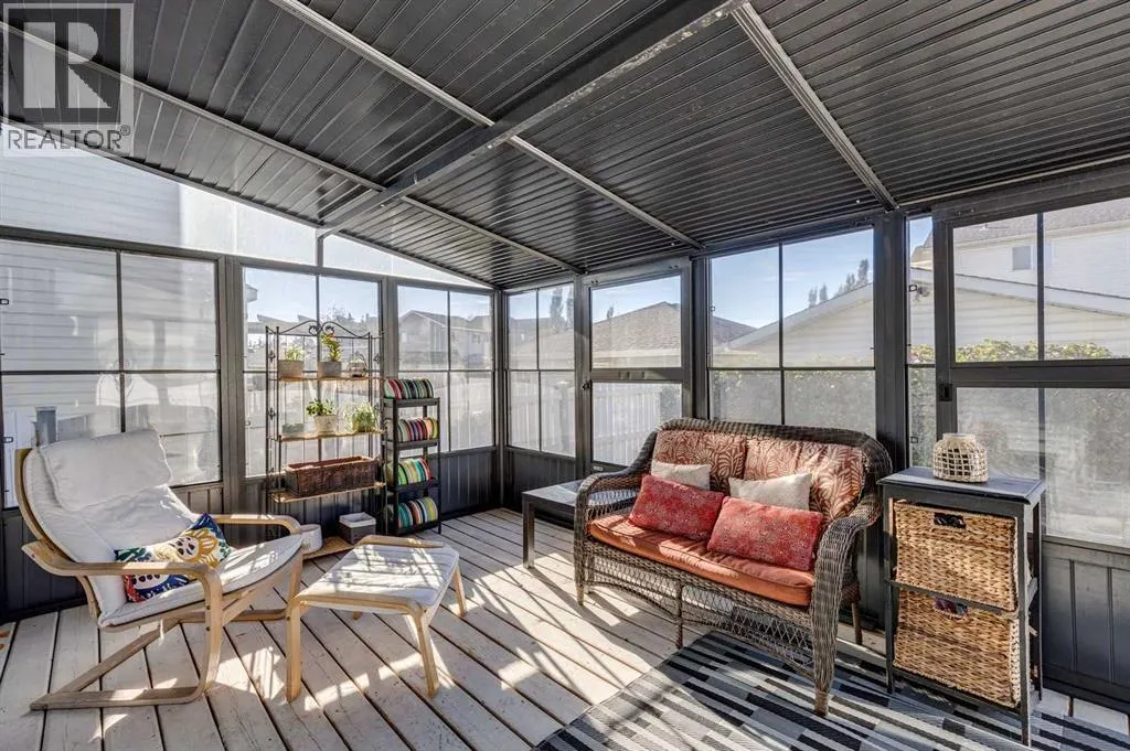 201 Citadel Forest Close NW